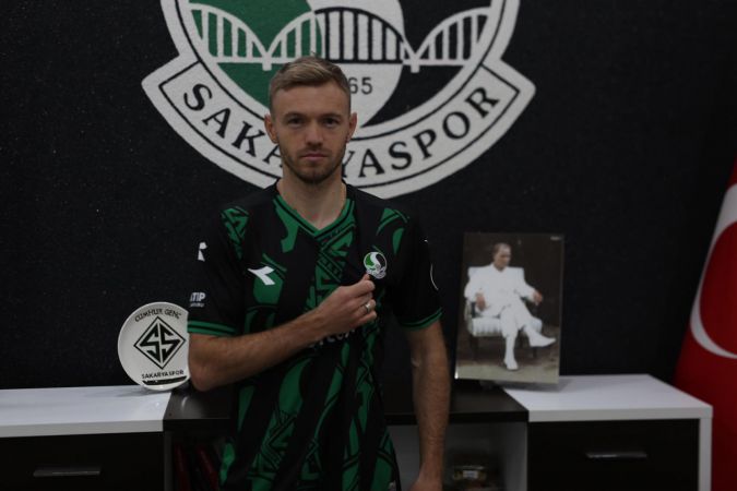 Sakaryaspor, Ukraynalı futbolcu Grechyshkin'i kadrosuna kattı