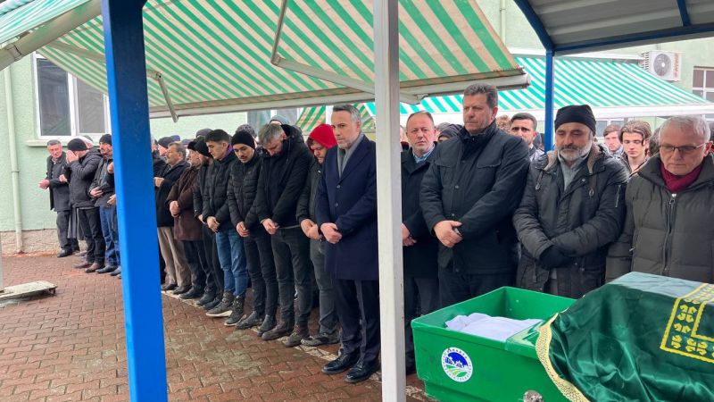 Sakarya'da otomobilin çarpması sonucu ölen genç toprağa verildi