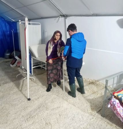 Çanakkale'den depremzedelere yardımlar sürüyor