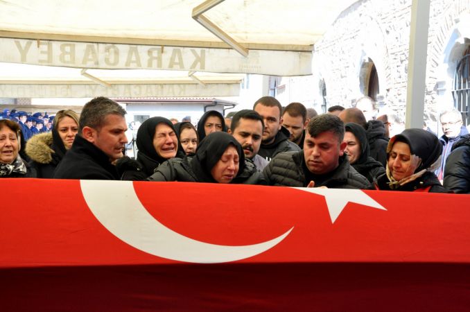 Depremde hayatını kaybeden askerin cenazesi Karacabey'de toprağa verildi 