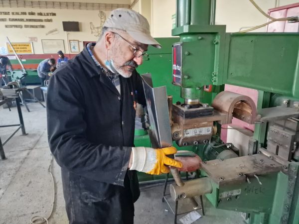 Sakarya'dan deprem bölgelerine yardım seferberliği sürüyor