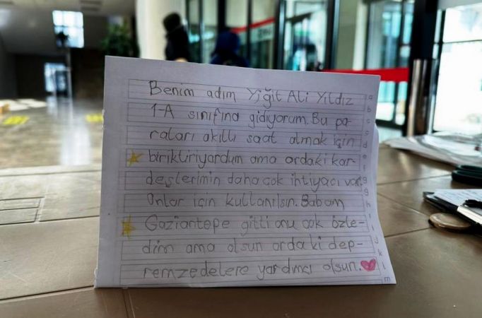 Altınova'da deprem bölgesine yardım seferberliğine çocuklar da katılıyor