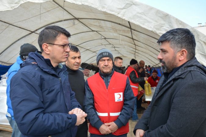 Balıkesir'e gelen afetzedelerden 200'ü Sındırgı'da misafir ediliyor