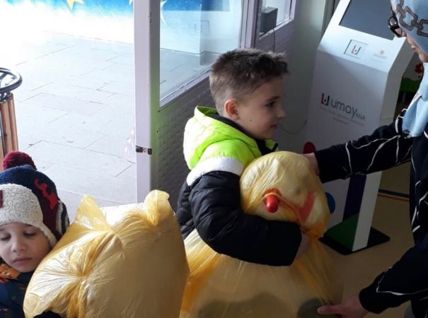 Bilecik'te toplanan oyuncaklar depremzede çocuklara gönderildi