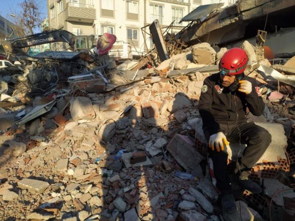 Gölcük depreminde enkazdan kurtuldu, Kahramanmaraş'ta afetzedelerin yardımına koştu