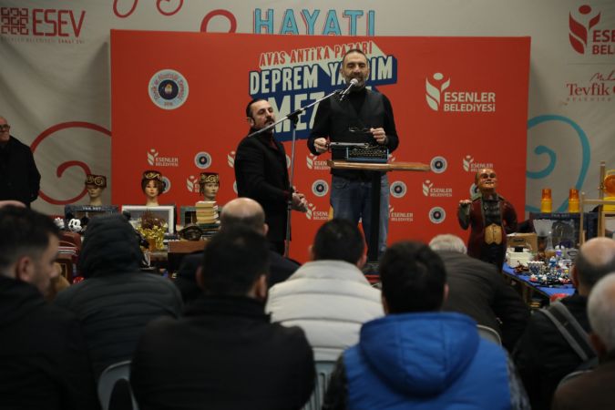 Esenler'de antika eserler depremzedeler için bağışlandı