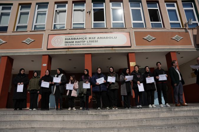 İstanbul'da liselilerden Adıyaman'da kurulacak konteyner kente destek