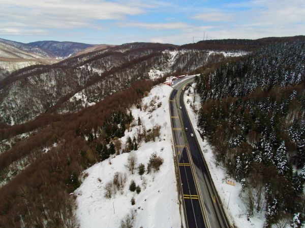 Bolu Dağı'nda kar manzarası havadan görüntülendi
