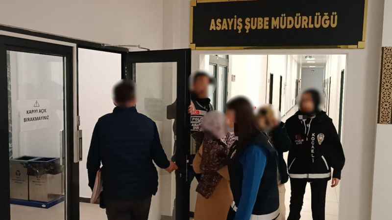 Kocaeli'de evlerden hırsızlık yaptığı iddiasıyla yakalanan 2 zanlı tutuklandı