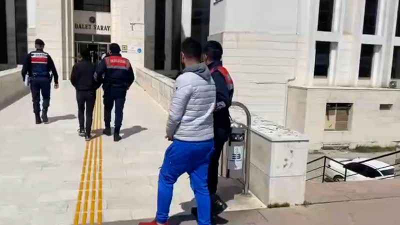 Balıkesir'de hırsızlık ve uyuşturucu şüphelisi 2 kişi yakalandı