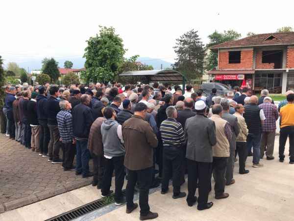 Sakarya'da trafik kazasında hayatını kaybeden sürücü defnedildi