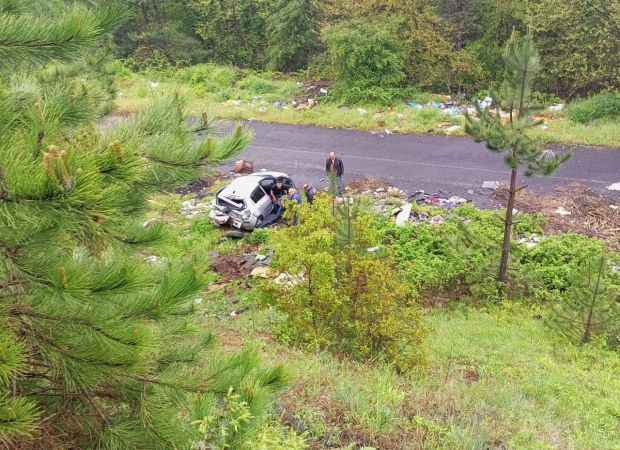 Bursa'da otomobil uçuruma devrildi, 1 kişi öldü, 1 kişi yaralandı