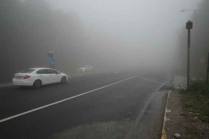 Bolu Dağı'nda sağanak ve sis etkili oldu