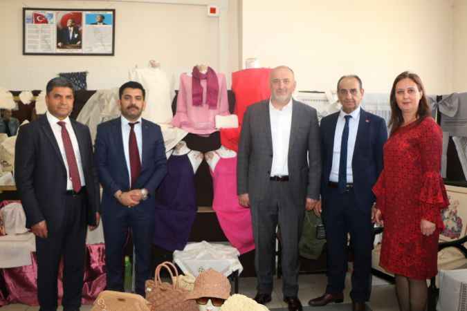 Çınarcık Halk Eğitimi Merkezi kursiyerlerinden 