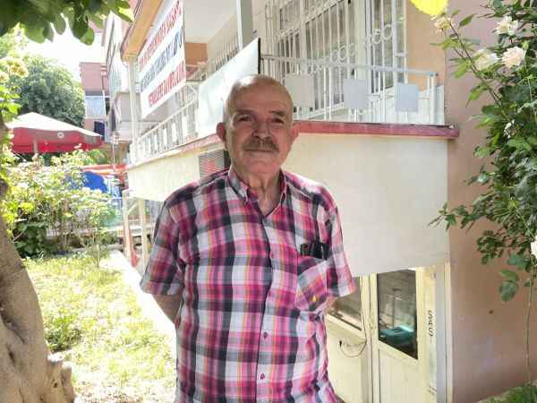 Apartman sakinleri yetkililere seslerini duyurabilmek için binaya pankart astı 
