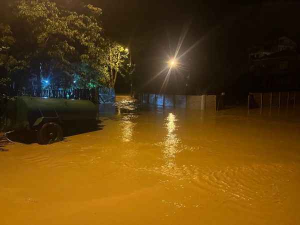 Sakarya'da sağanak taşkınlara neden oldu