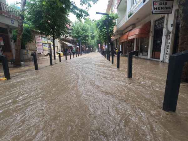 Trakya'da sağanak etkili oluyor