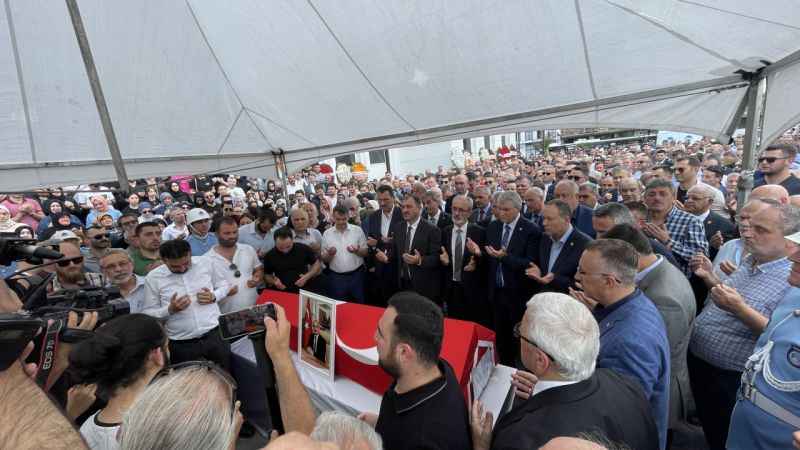 Kalp krizinden ölen Erenler Belediye Başkanı Fevzi Kılıç için cenaze töreni düzenlendi