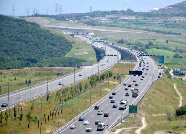 Sakarya ve Kocaeli'de otoyollarda bayram yoğunluğu yaşanıyor
