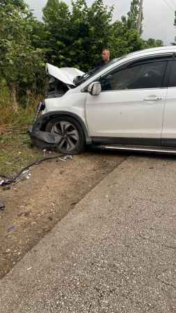 Düzce'de cip ile otomobilin çarpışması sonucu 4 kişi yaralandı