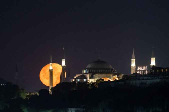 İstanbul'da dolunay