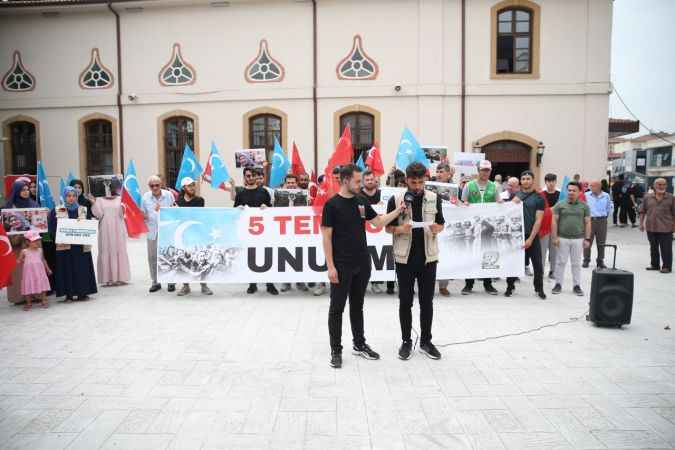 Sakarya İHH'dan Urumçi olaylarının 14. yılında protesto
