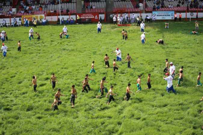 662. Tarihi Kırkpınar Yağlı Güreşleri, Edirne'de başladı