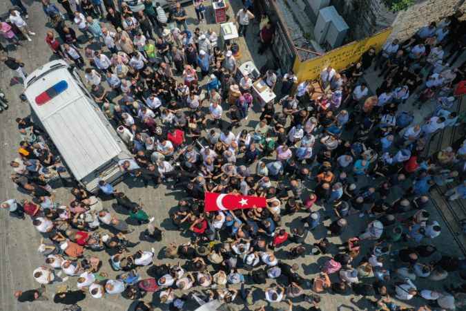 Sanatçı Özkan Uğur son yolculuğuna uğurlanıyor