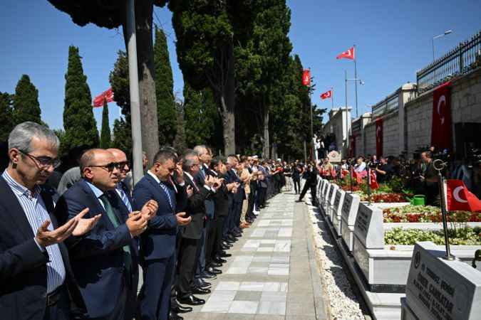 15 Temmuz Şehitleri kabirleri başında anıldı