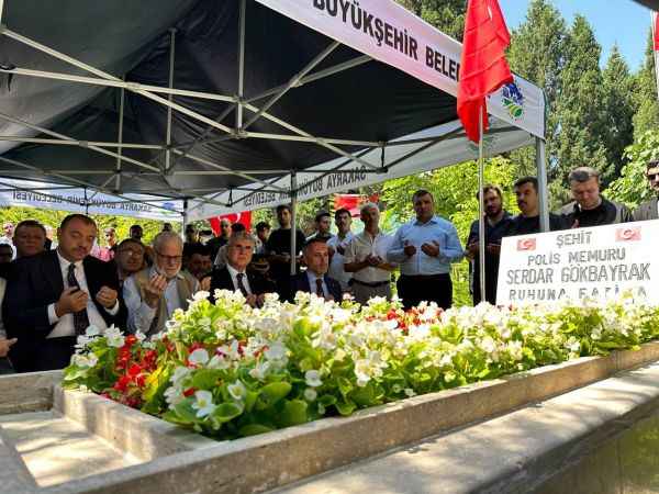 Sakarya ve Karabük'te 15 Temmuz şehitleri mezarları başında anıldı