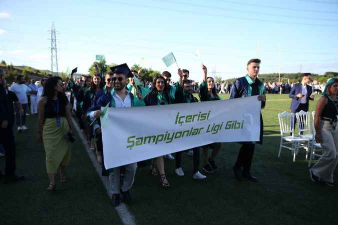 Sakarya Uygulamalı Bilimler Üniversitesi, 2 bin 665 öğrencisini mezun etti