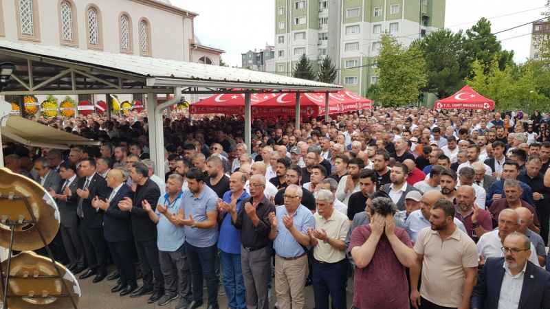 Akşener, İYİ Partili Şanbaz Yıldız'ın cenazesine katıldı