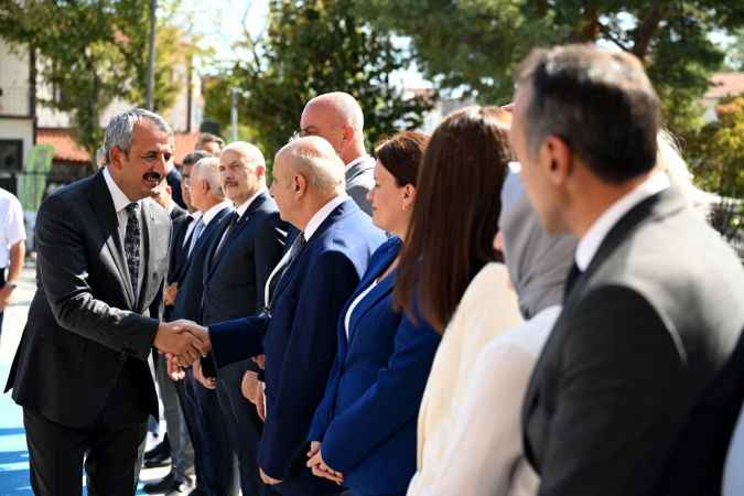 Edirne Valisi Yunus Sezer, görevine başladı