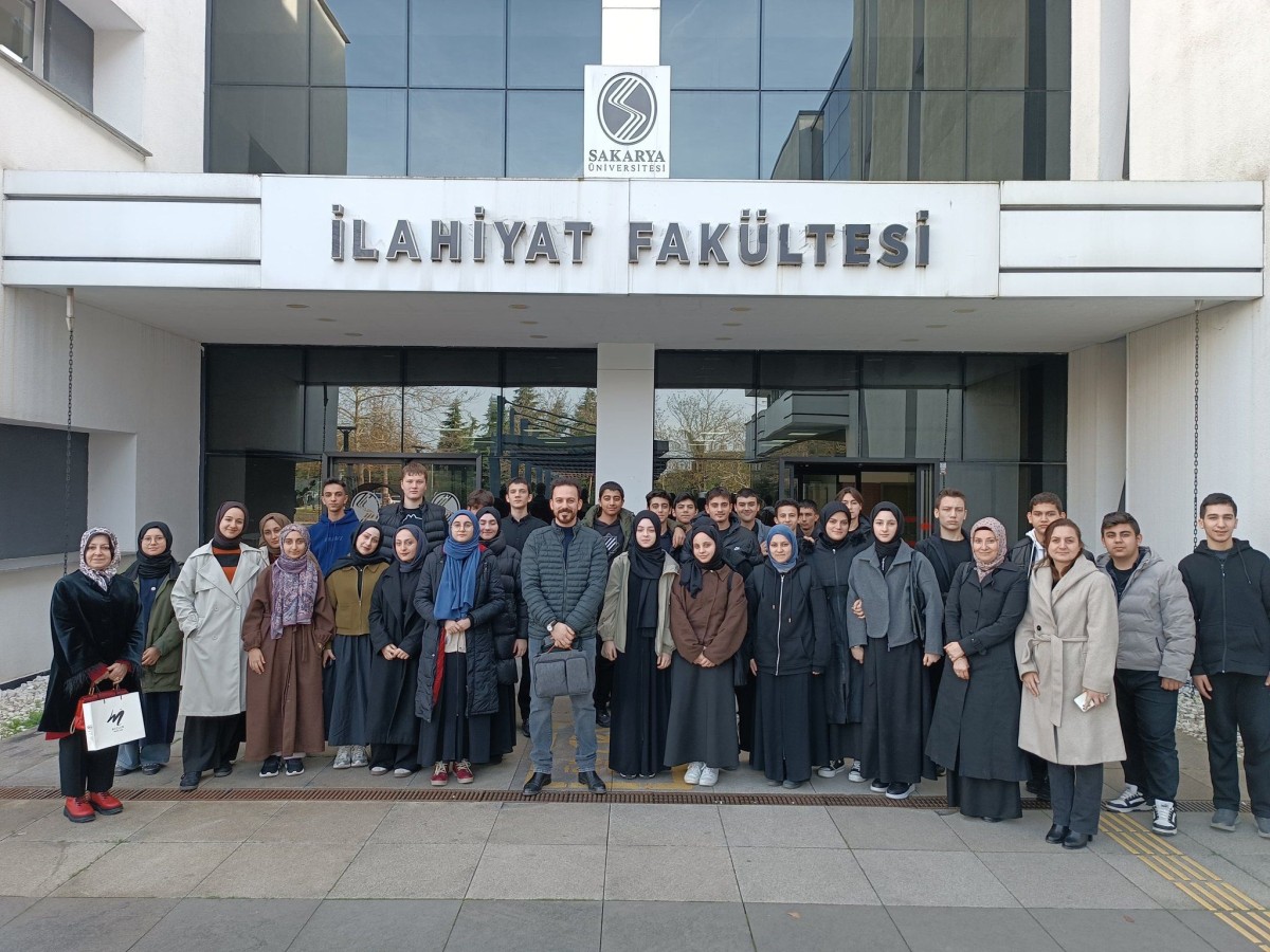 Sakarya’da 2 Bin Öğrenciye Kariyer Rehberliği: “Geleceğime Yön Veriyorum” Projesi Tamamlandı