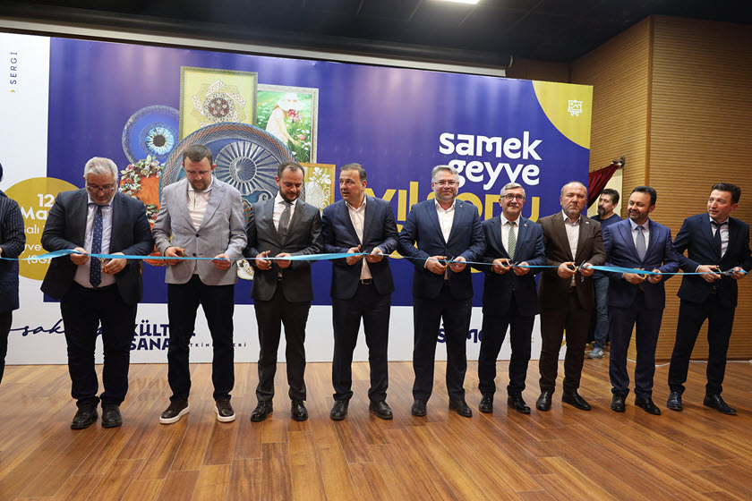 SAMEK’in yıl sonu sergileri Geyve’de başladı