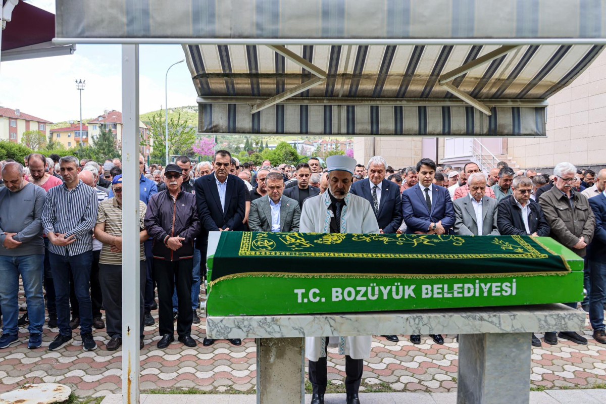 Bozüyük Yasta: 4 Dönemlik Muhtar İsmail Kıranlı Son Yolculuğuna Uğurlandı