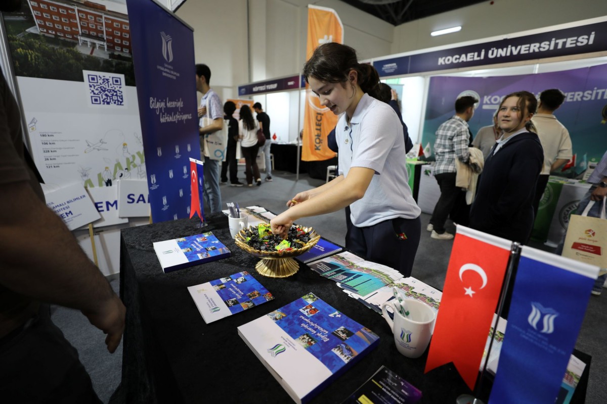 SUBÜ öğrencileriyle Marmara Kariyer Fuarı’ndaydı