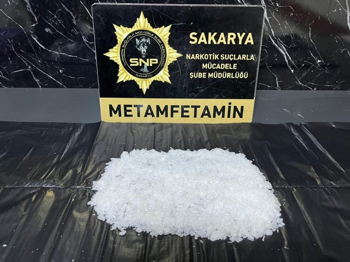 Arifiye'de NARKO operasyon 1 gözaltı