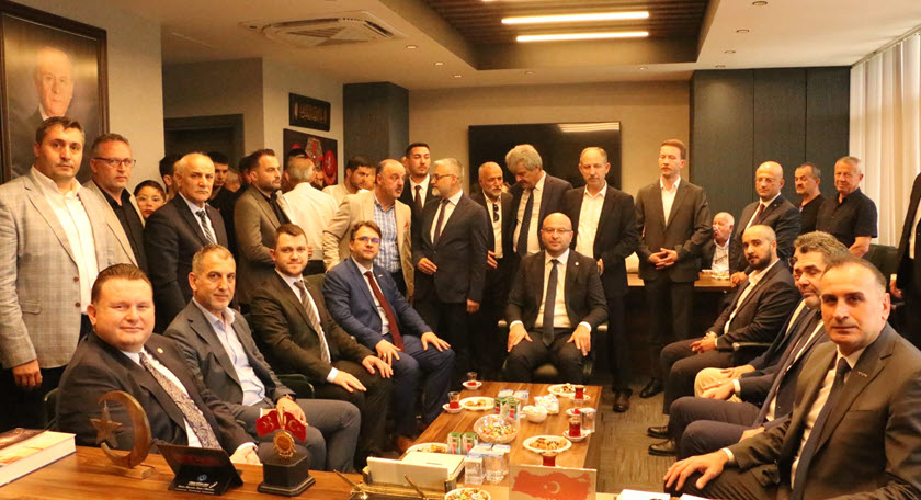 Sakarya MHP’de coşkulu bayramlaşma 