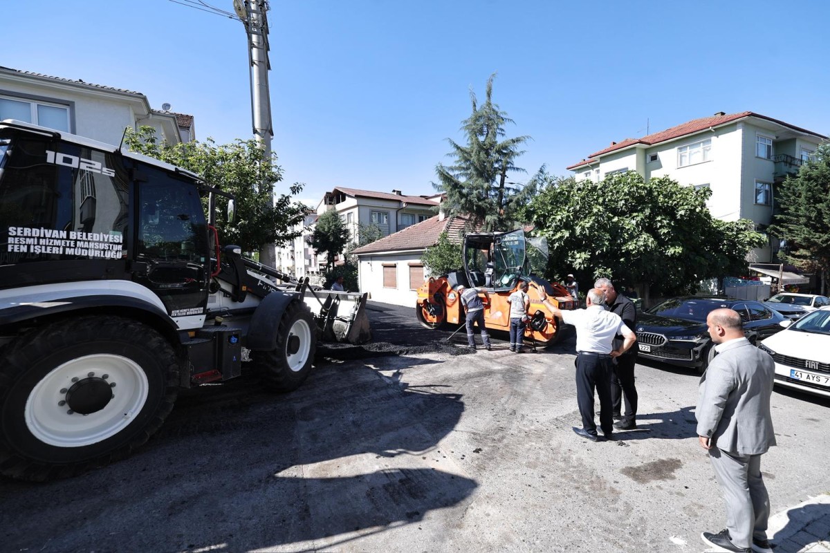 İstiklal Mahallesi Özgür Sokak’ta Asfalt Çalışmaları Sürüyor