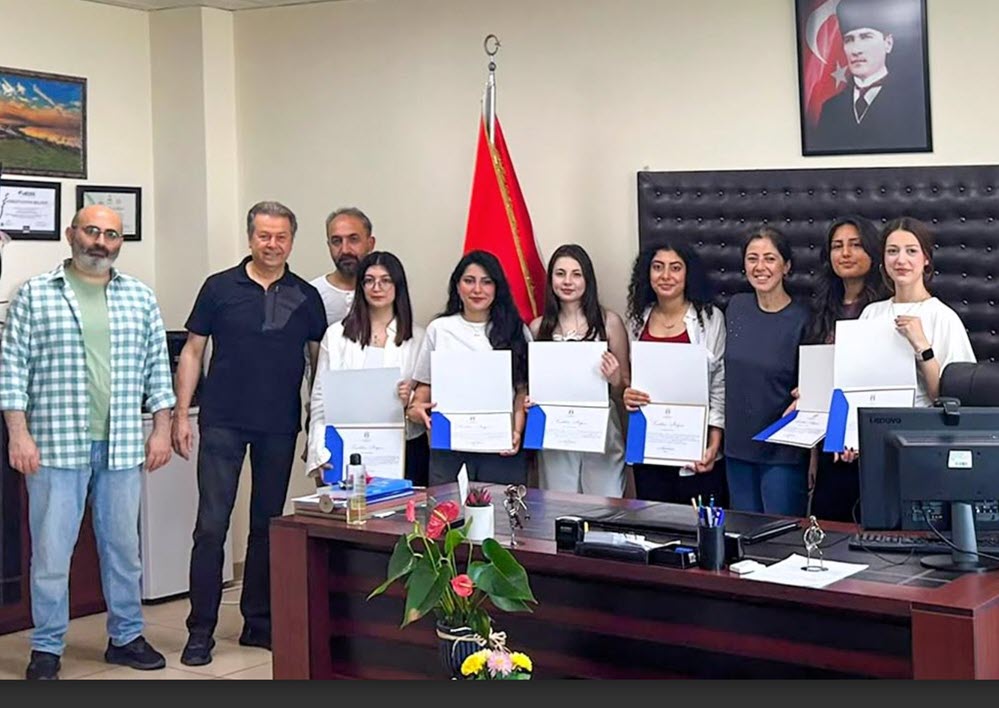 Ödüllü öğrencilere başarı belgesi takdim edildi