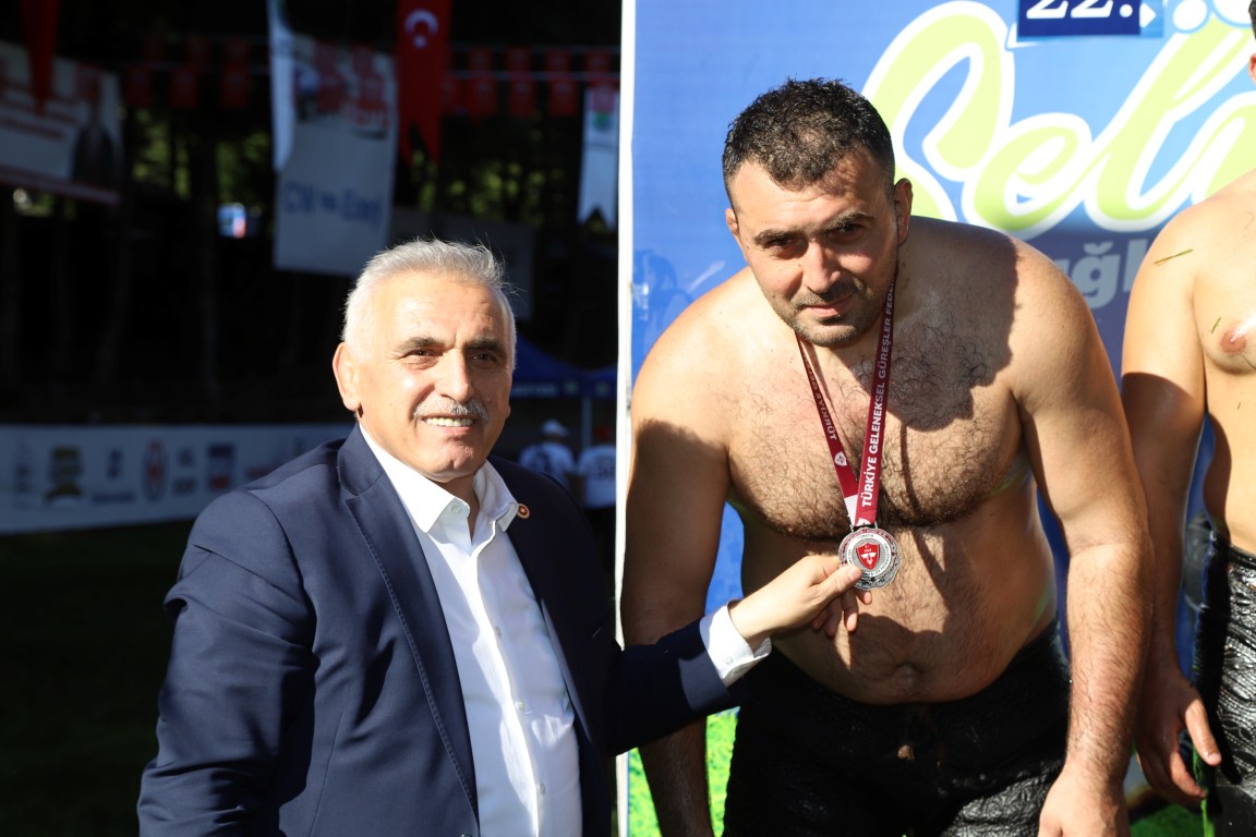 22. SELMAN DEDE ER MEYDANINDA ZİRVE YİNE SERDAR YILDIRIM’IN