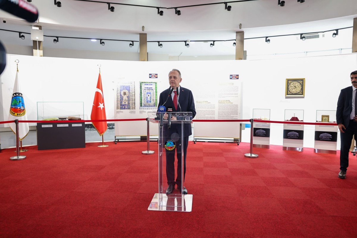 Serdivan, Osmanlı’nın Mukaddes Emanetlerine Ev Sahipliği Yapıyor