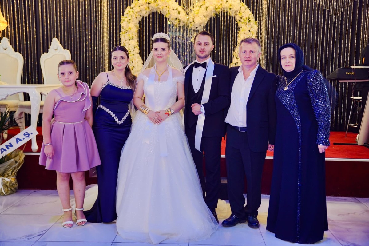 Dörtyol sanayi esnafı Şen ailesinin mutlu günü