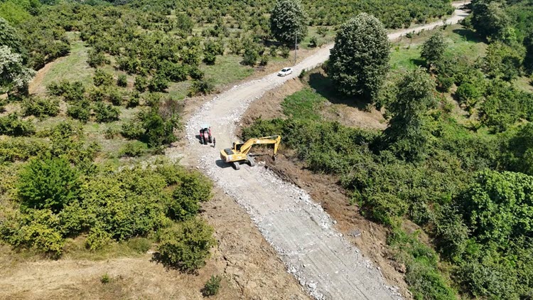 ERENLER’DE KIRSAL MAHALLELERE HİZMET SEFERBERLİĞİ SÜRÜYOR