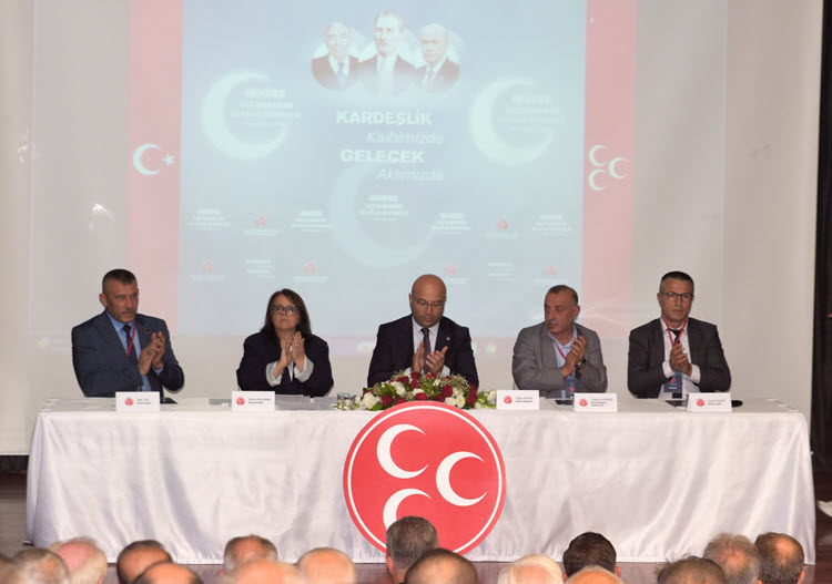 MHP Hendek’te Burhan Namlı güven tazeledi