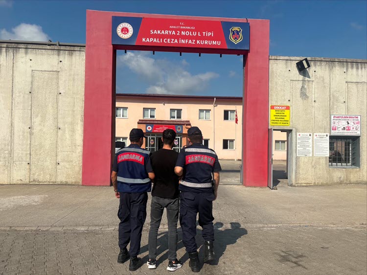 Sakarya'da uyuşturucuya geçit yok; Ferizli ve Akyazı'da operasyonlar