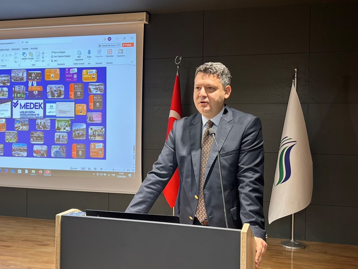  Gökpınar; SÜBÜ'de  Savunma Sanayinde Nitelikli İnsan Gücü dersine katıldı