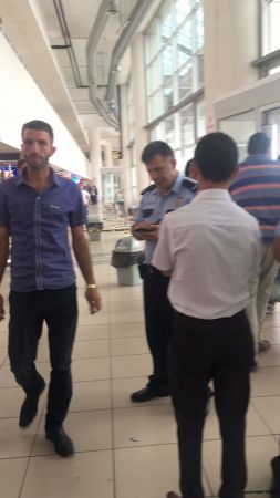 Sakarya Büyükşehir Terminalinde büfeci, müşteri tartışması kanlı bitti.