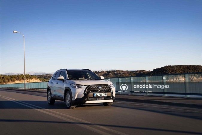 Toyota Corolla Cross Hybrid Türkiye'de satışta